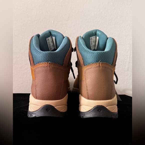 New condition Columbia Women’s Newton Ridge Plus Waterproof Hiking boot,size 8.5 - Picture 5 of 10